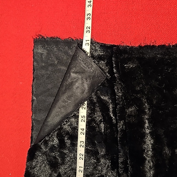 2 very large pieces of soft faux fur for flat lays props RESELLER MUST HAVE EUC - Picture 2 of 9